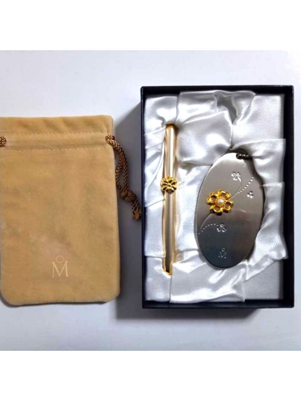 ❤️ MIKIMOTO Four-leaf clover lip brush and mirror 2-piece set